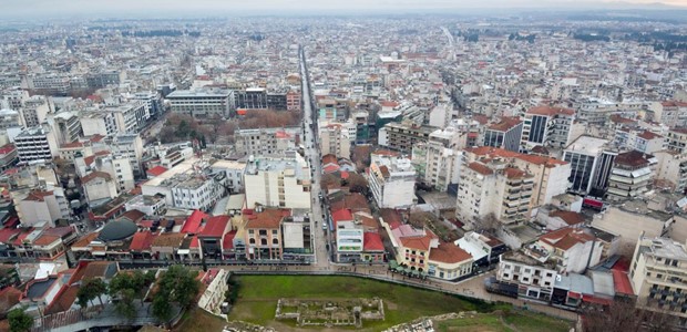 Κλειστά 1 στα 5 διαμερίσματα στη Λάρισα 